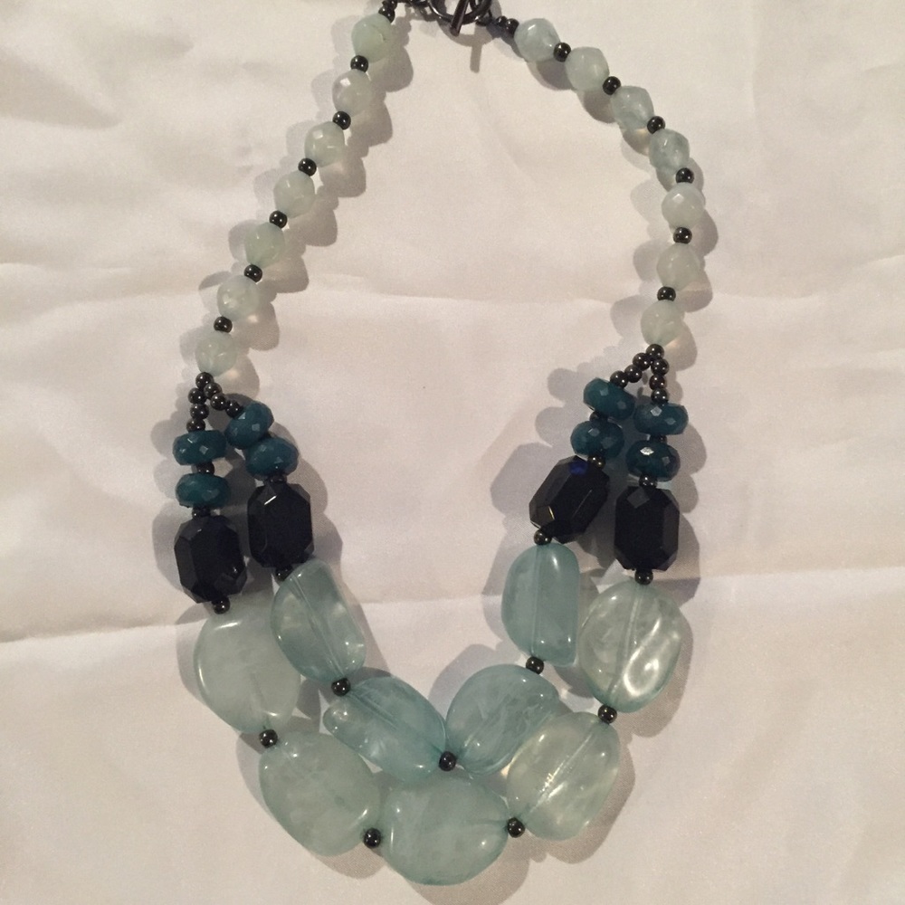 🍍Black and green statement necklace